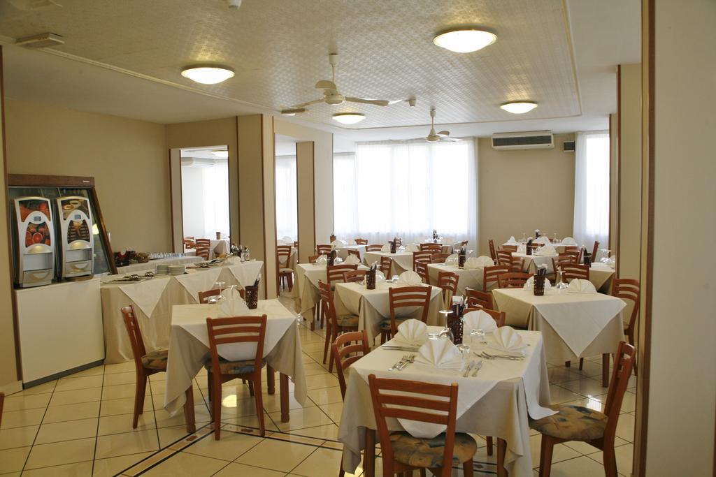 Hotel Primula Azzurra Cervia Extérieur photo
